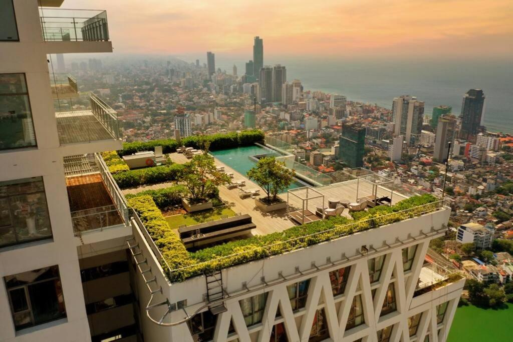 Altair Luxury Colombo By Miracle Apartment Exterior photo